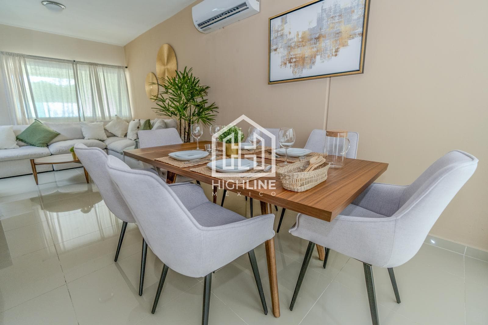 3-Bedroom House for Sale in Playa del Carmen with a Pool and Gym—Ideal for a Retreat