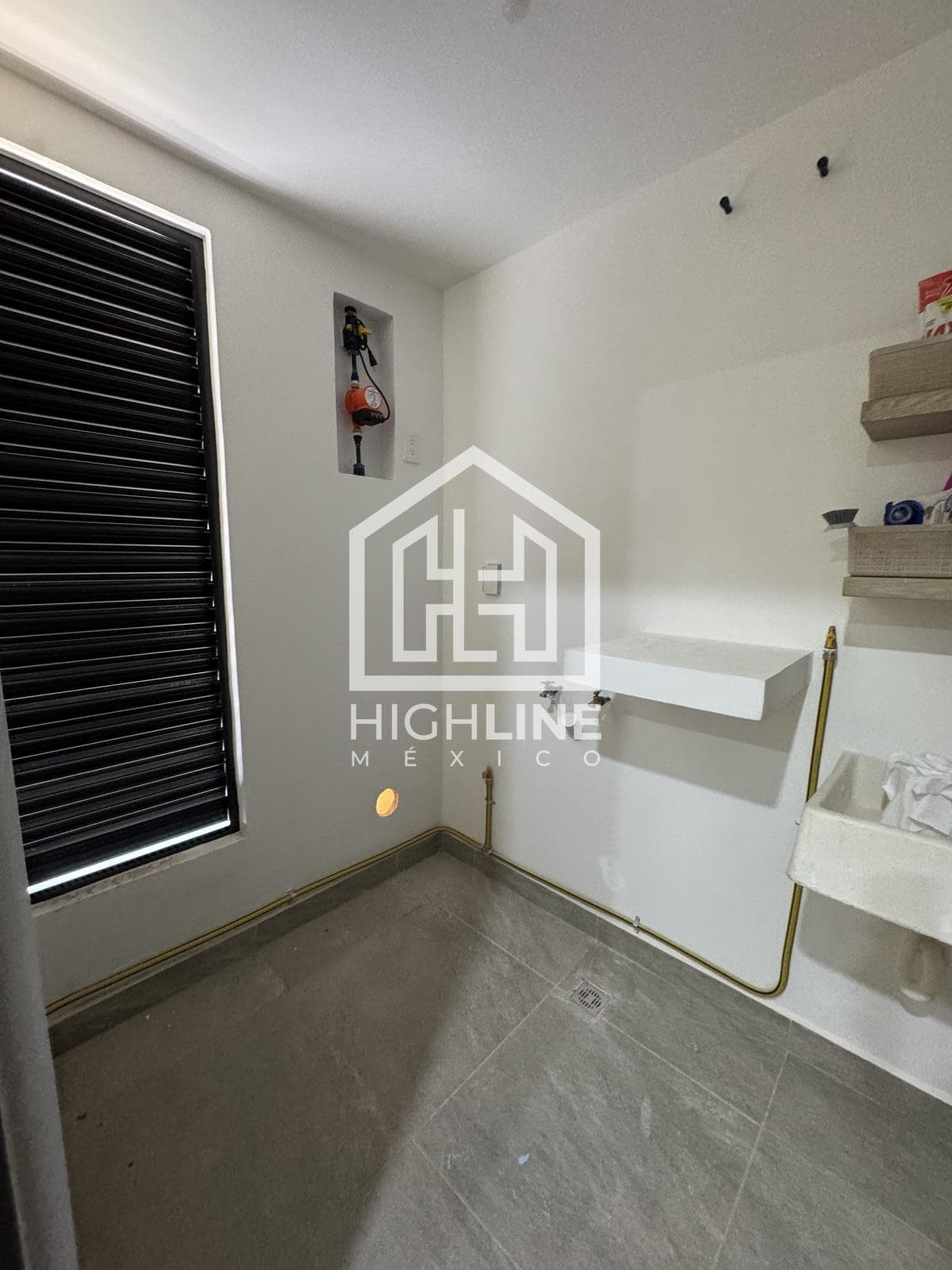 Departamento en Venta en Cancun de 2 habitaciones Apto para Infonavit, alberca y Gym