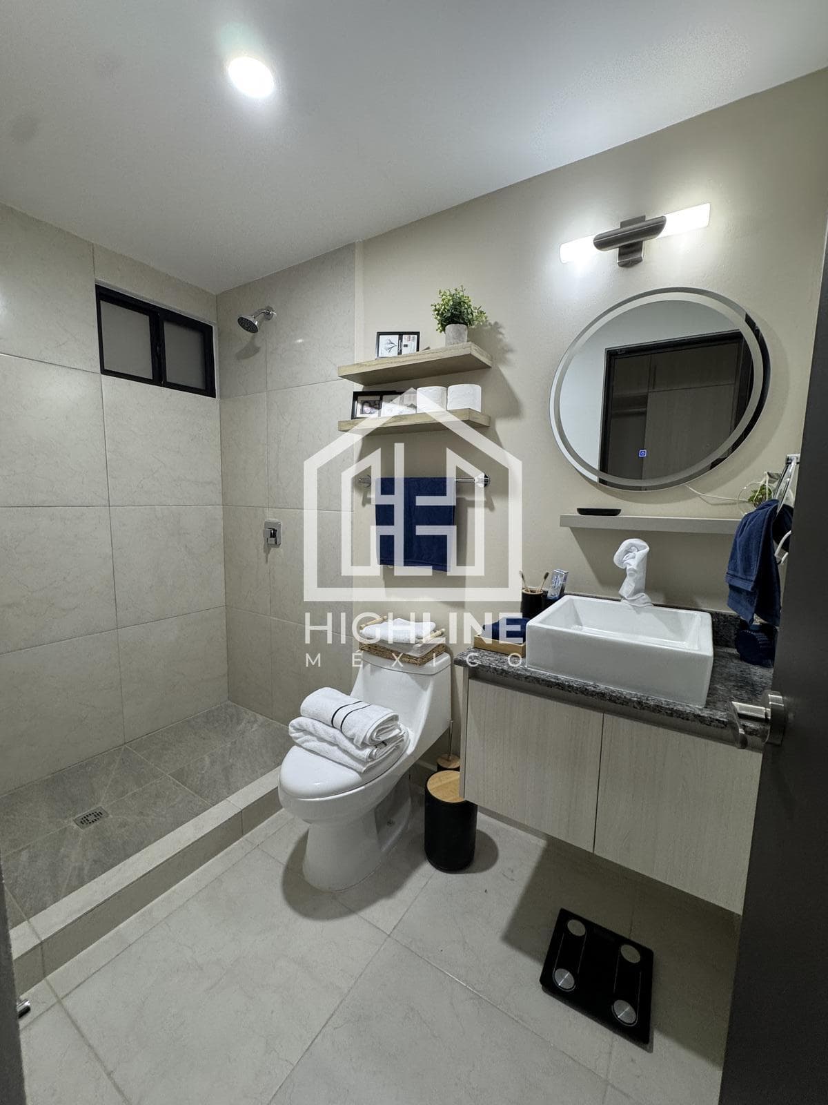 Departamento en Venta en Cancun de 2 habitaciones Apto para Infonavit, alberca y Gym