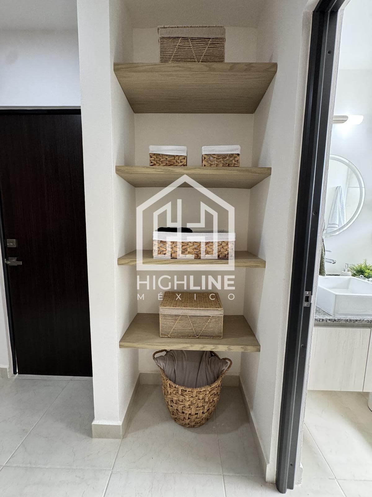 Departamento en Venta en Cancun de 2 habitaciones Apto para Infonavit, alberca y Gym