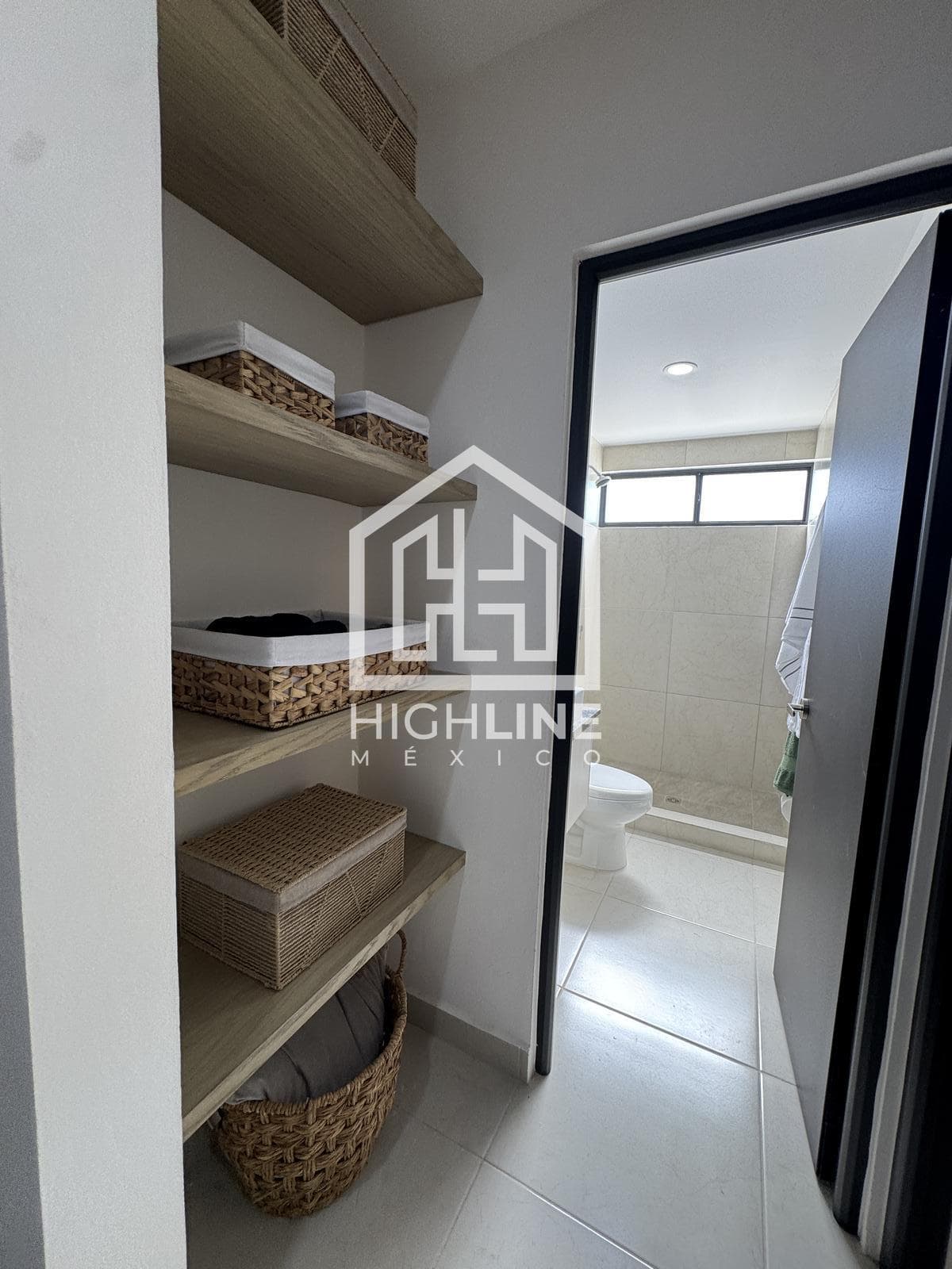 Departamento en Venta en Cancun de 2 habitaciones Apto para Infonavit, alberca y Gym
