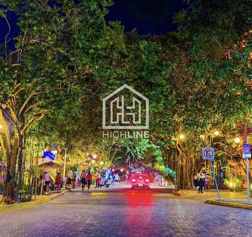 1-BEDROOM APARTMENT / PLAYA DEL CARMEN / 4 BLOCKS FROM THE BEACH / READY TO MOVE IN.