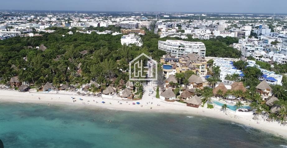 1-BEDROOM APARTMENT / PLAYA DEL CARMEN / 4 BLOCKS FROM THE BEACH / READY TO MOVE IN.