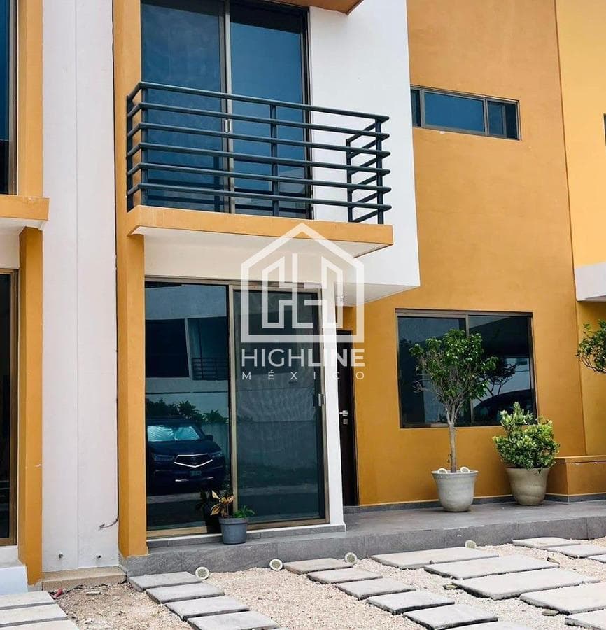 3-BEDROOM HOUSE FOR SALE IN CANCUN WITH A JACUZZI AND GYM