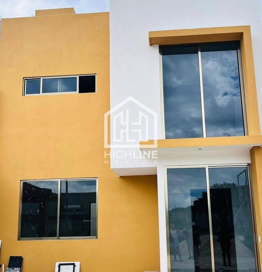 CASA EN VENTA EN CANCUN DE 3 HABITACIO9NES CON JACUZZI Y GYM