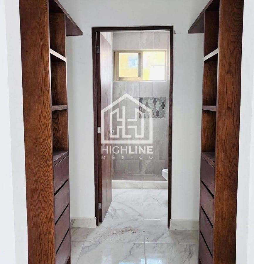 3-BEDROOM HOUSE FOR SALE IN CANCUN WITH A JACUZZI AND GYM