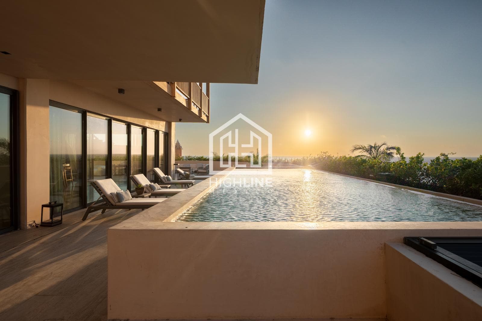 Pent-Garden en venta de 6 habitaciones en Playa del Carmen con vista al mar | Alberca y Beach Club