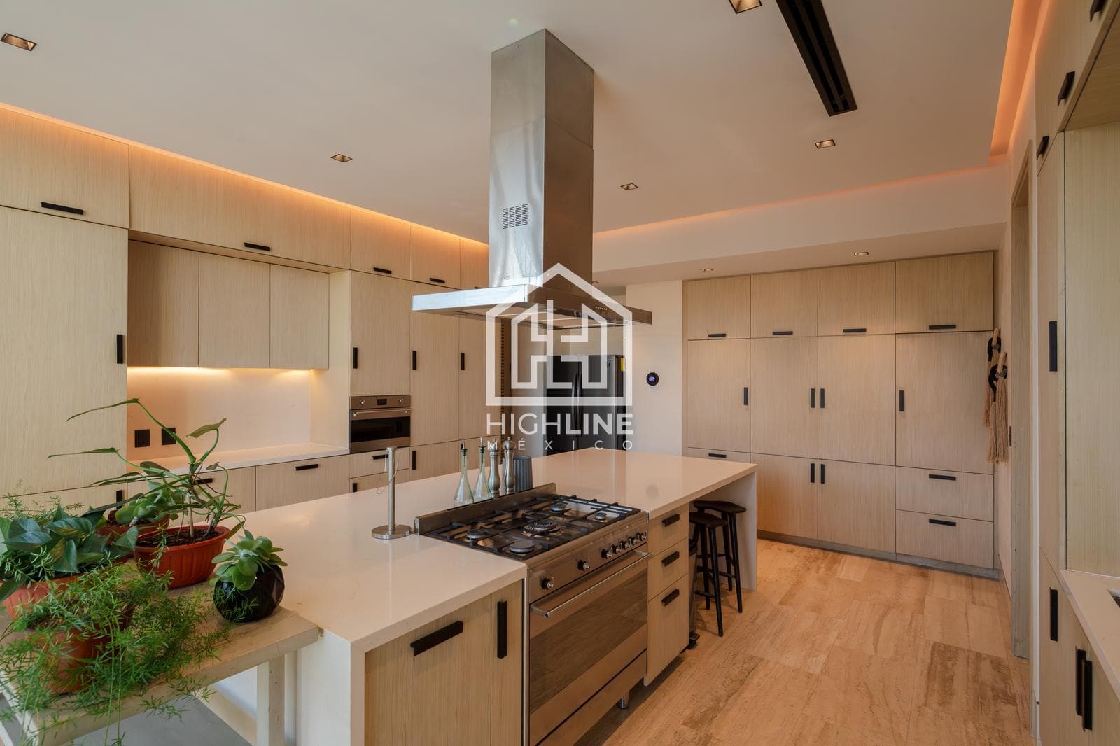 Pent-Garden en venta de 6 habitaciones en Playa del Carmen con vista al mar | Alberca y Beach Club