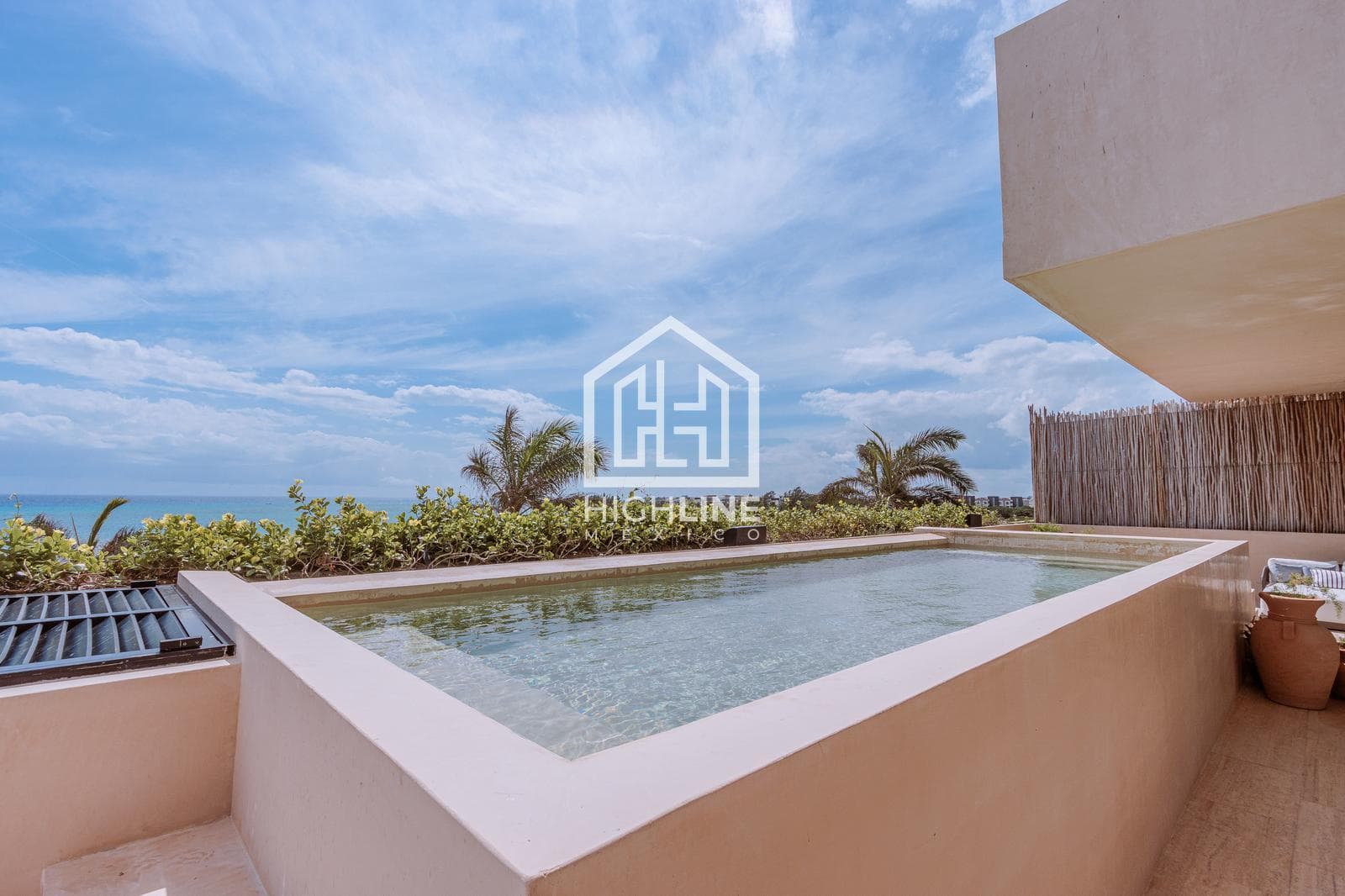 Pent-Garden en venta de 6 habitaciones en Playa del Carmen con vista al mar | Alberca y Beach Club