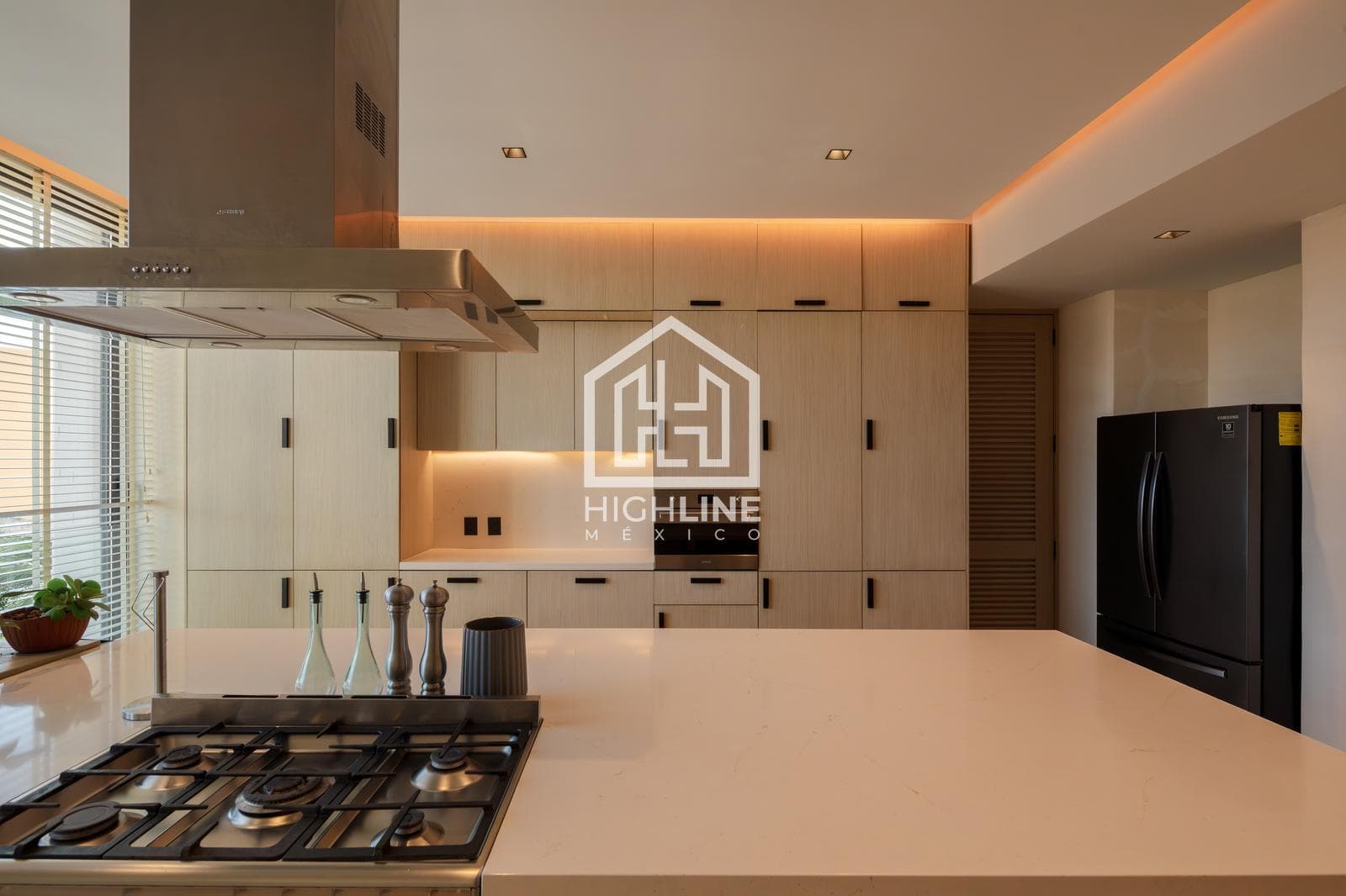 Pent-Garden en venta de 6 habitaciones en Playa del Carmen con vista al mar | Alberca y Beach Club