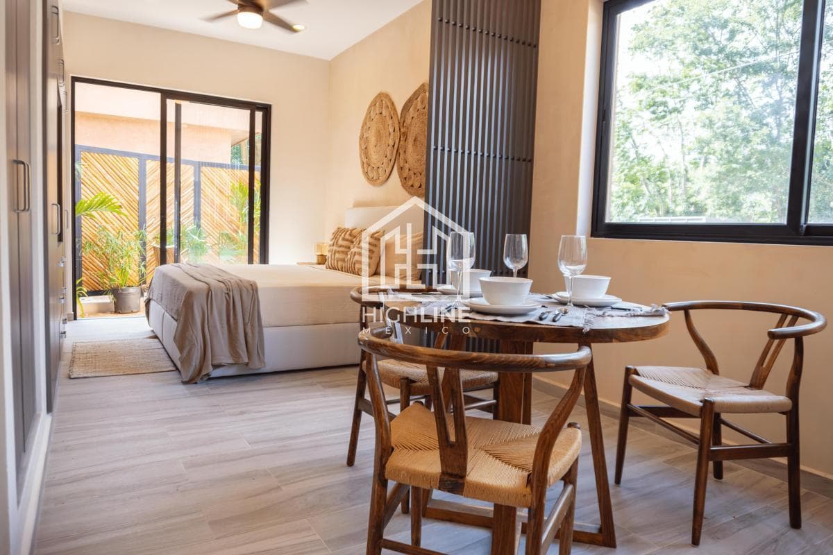 Estudio en venta de entrega inmediata en el centro de Tulum a metros de la playa | Alberca y Gym