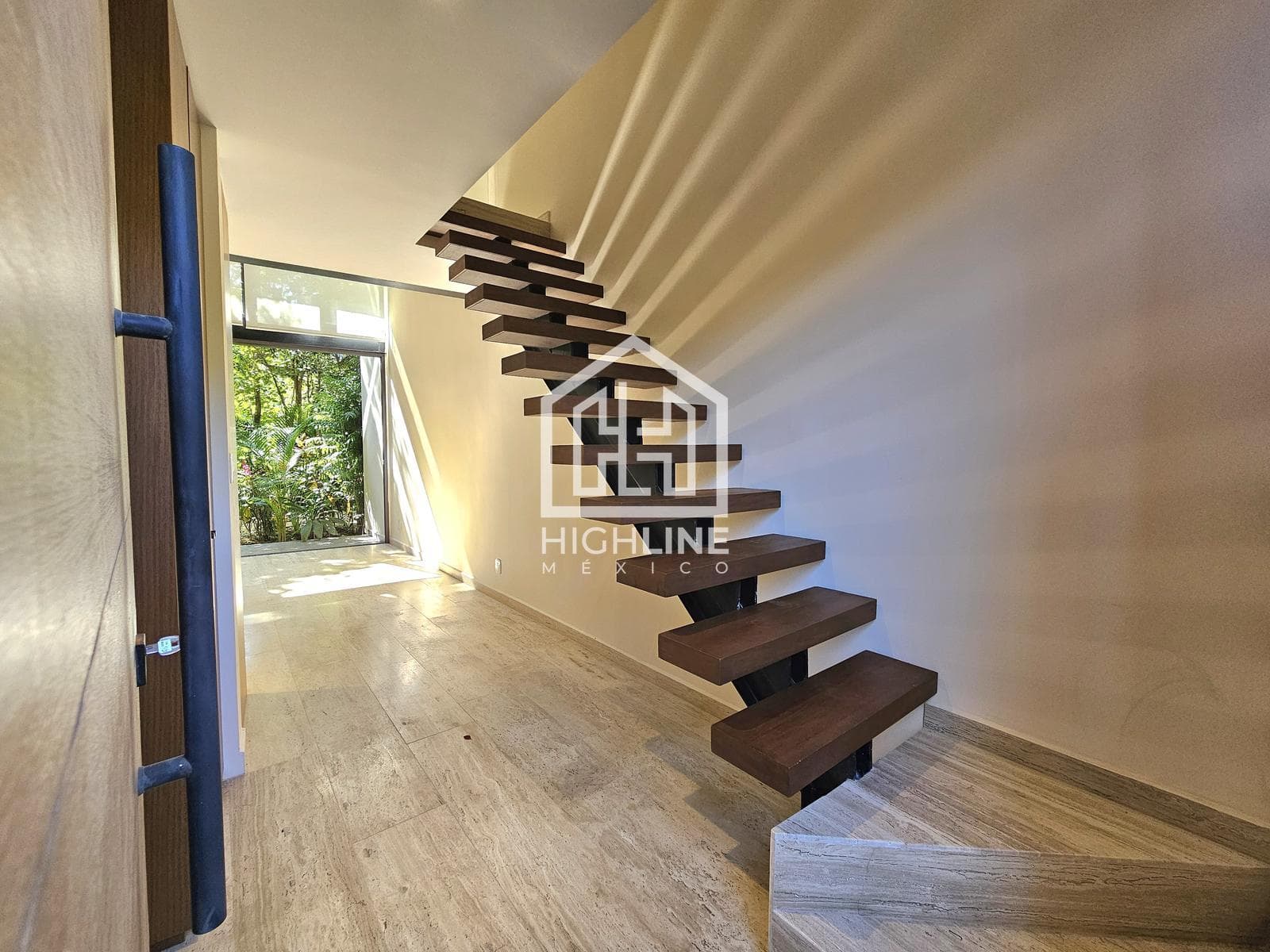Departamento tipo loft en venta de 1 habitación en Tulum, a pocos metros de la playa | Alberca y gym