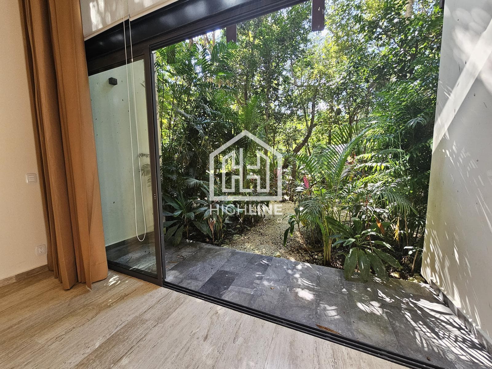 Departamento tipo loft en venta de 1 habitación en Tulum, a pocos metros de la playa | Alberca y gym