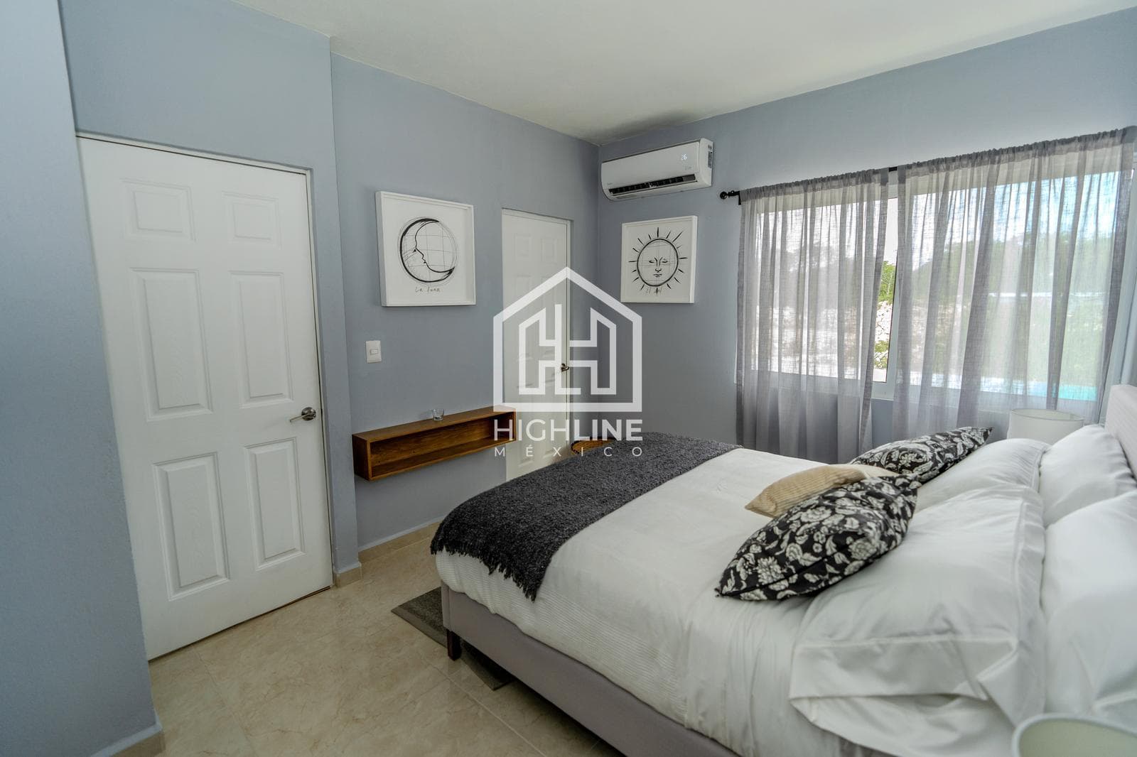 OPORTNIDAD!! CASA DE 3 RECÁMARAS, TERRAZA, Y SIN COLINDANCIAS. PLAYA DEL CARMEN. ENTREGA INMEDIATA