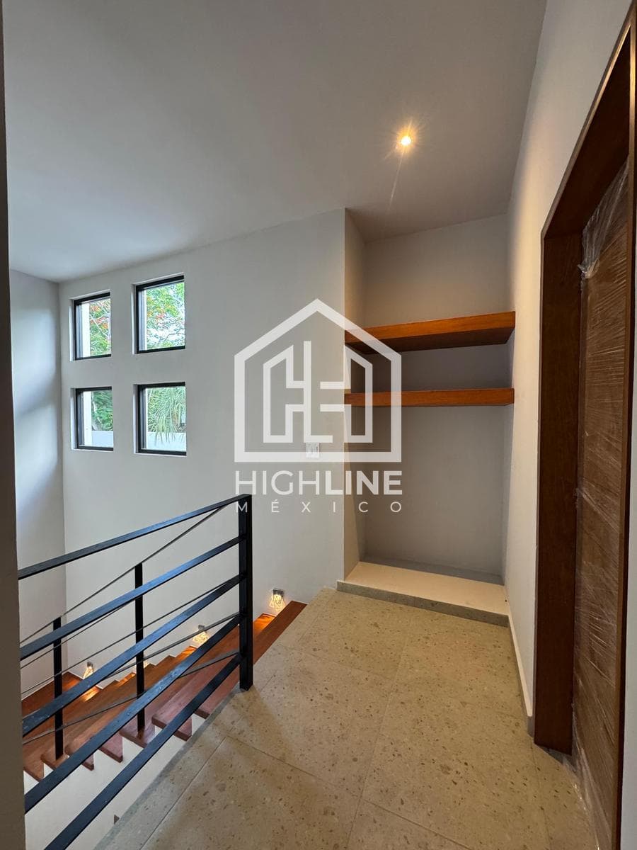 ÚLTIMA CASA EN VENTA!! 3 RECÁMARAS ,TERRAZA Y ALBERCA PRIVADA. PLAYA DEL CARMEN. ENTREGA INMEDIATA.