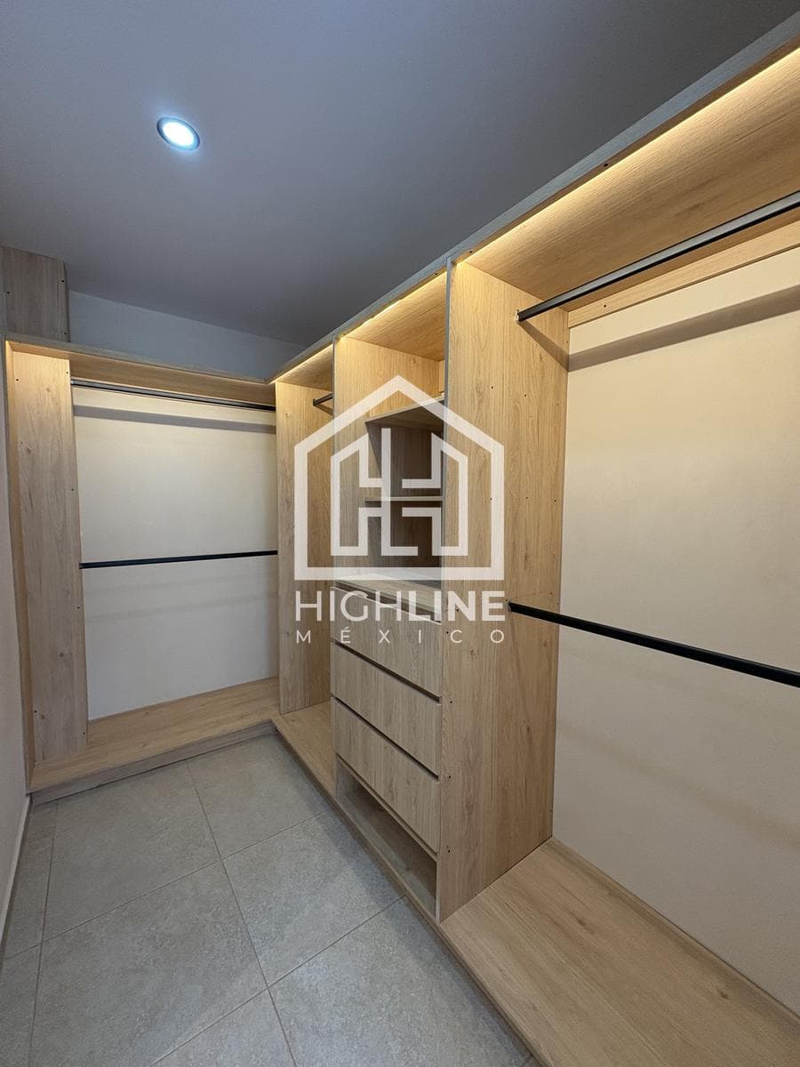 Departamento de 2 recámaras, VENTA, PLUSVALIA, RETORNOS ALTOS. SOBRE AVENIDA 38 AMENIDADES DE LUJO