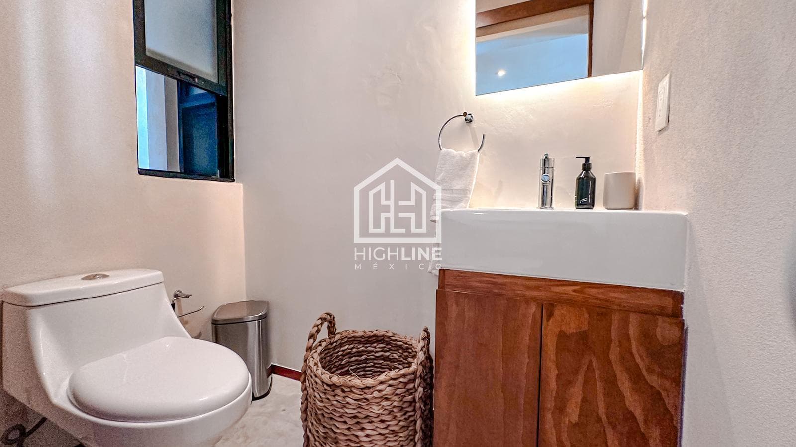 ¡Tu Oasis en La Veleta! Hermoso Departamento de 1 Recámara en Venta