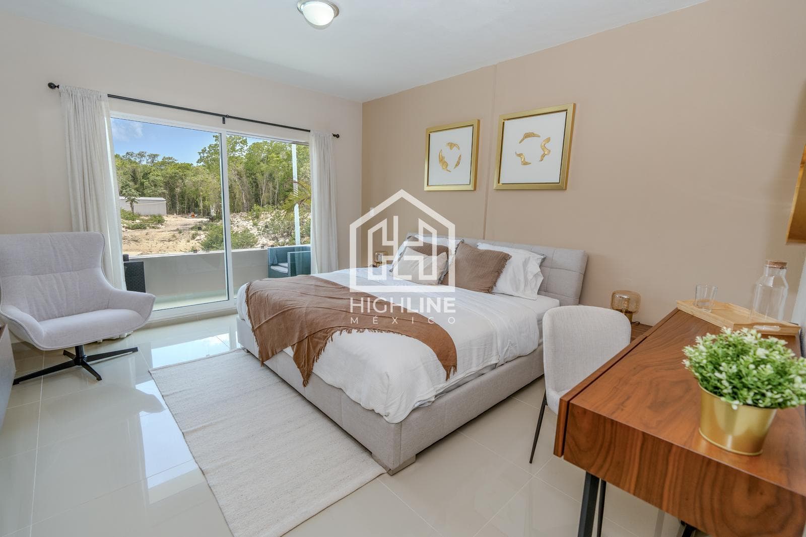 DETACHED HOUSE. 3 BEDROOMS WITH BALCONY AND TERRACE. PLAYA DEL CARMEN. AVAILABLE IMMEDIATELY
