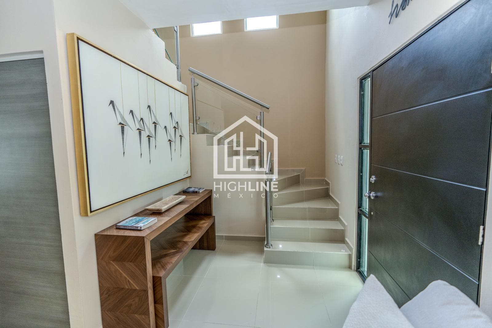 DETACHED HOUSE. 3 BEDROOMS WITH BALCONY AND TERRACE. PLAYA DEL CARMEN. AVAILABLE IMMEDIATELY