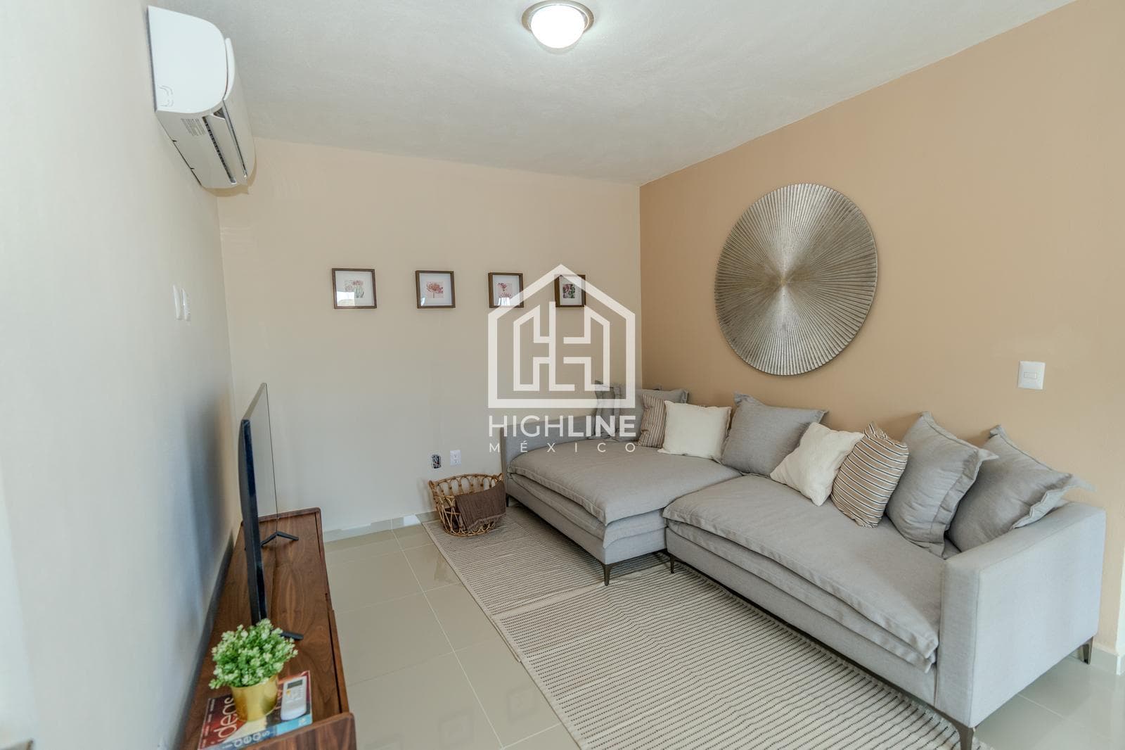 DETACHED HOUSE. 3 BEDROOMS WITH BALCONY AND TERRACE. PLAYA DEL CARMEN. AVAILABLE IMMEDIATELY