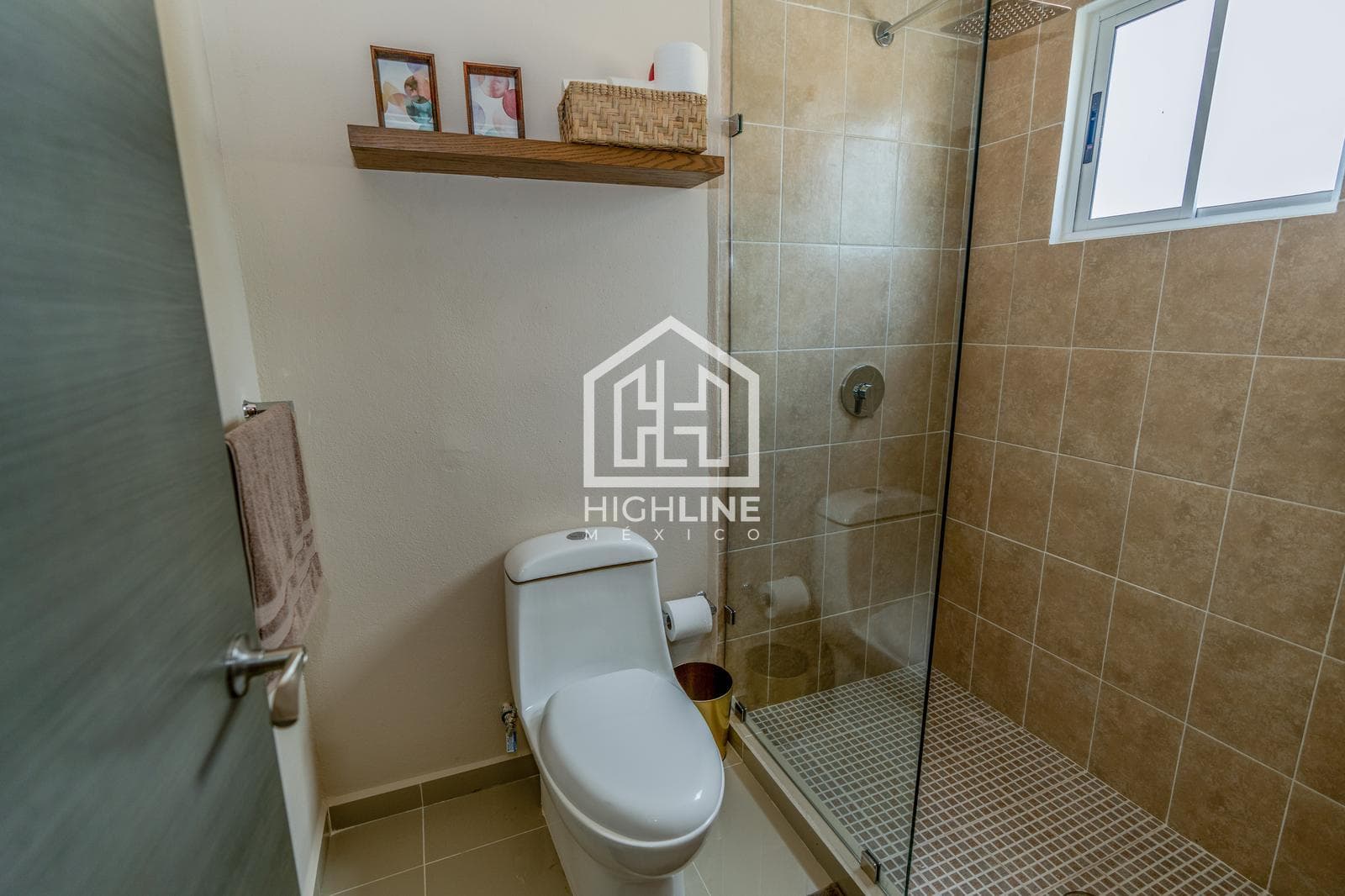 DETACHED HOUSE. 3 BEDROOMS WITH BALCONY AND TERRACE. PLAYA DEL CARMEN. AVAILABLE IMMEDIATELY