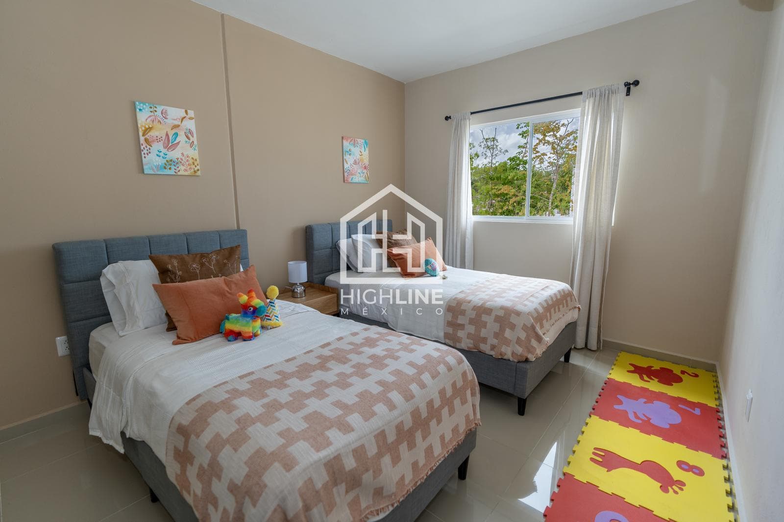 DETACHED HOUSE. 3 BEDROOMS WITH BALCONY AND TERRACE. PLAYA DEL CARMEN. AVAILABLE IMMEDIATELY