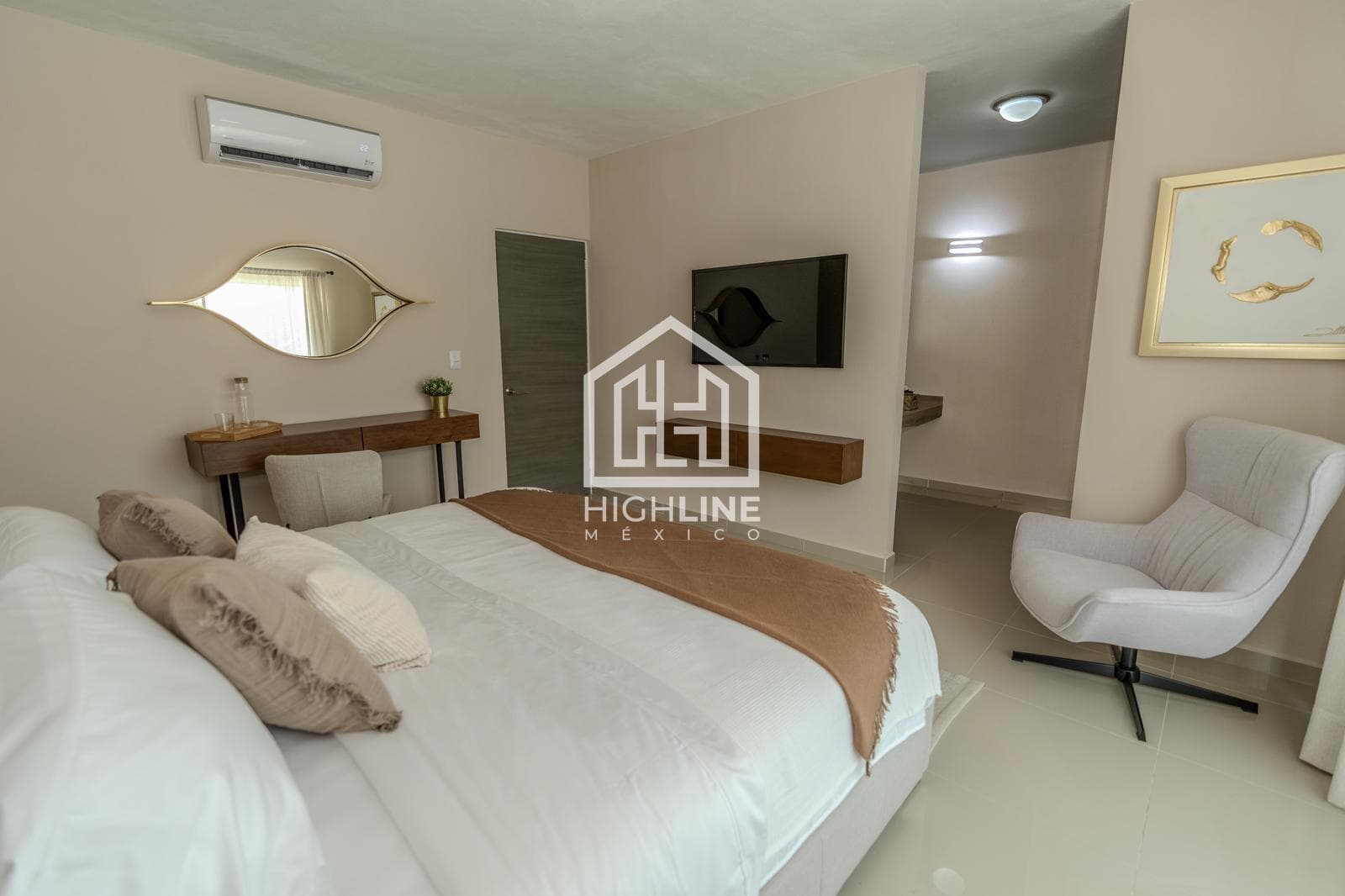 DETACHED HOUSE. 3 BEDROOMS WITH BALCONY AND TERRACE. PLAYA DEL CARMEN. AVAILABLE IMMEDIATELY