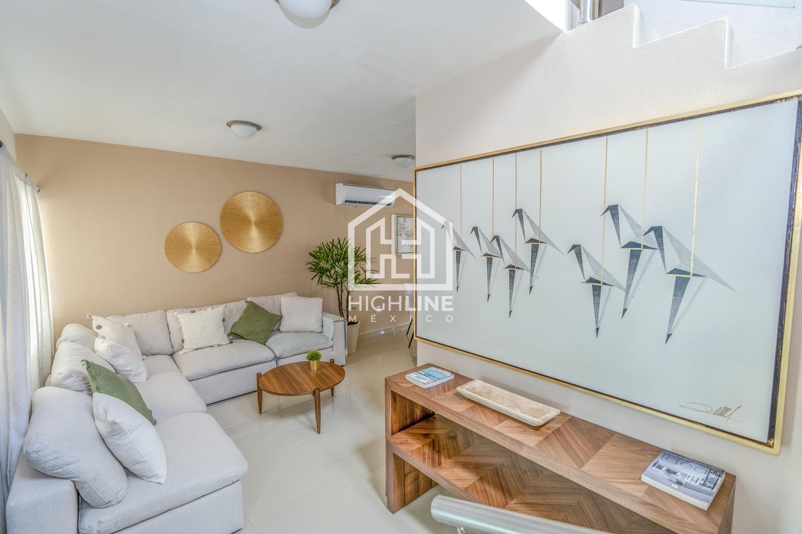 DETACHED HOUSE. 3 BEDROOMS WITH BALCONY AND TERRACE. PLAYA DEL CARMEN. AVAILABLE IMMEDIATELY