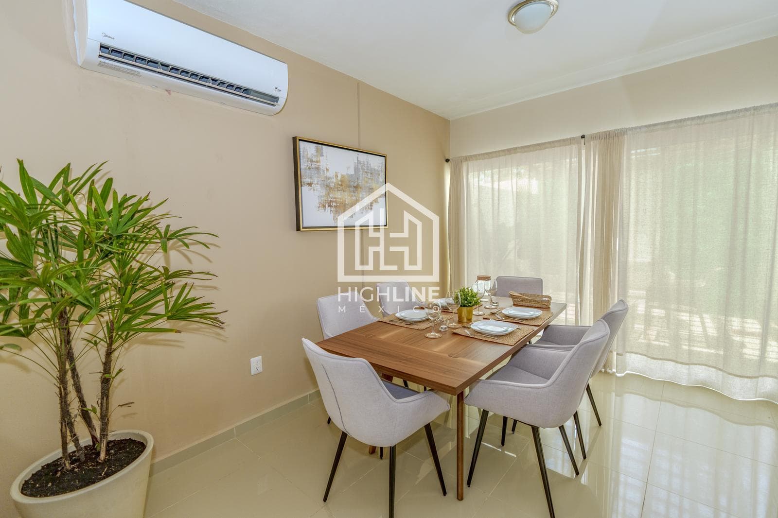 DETACHED HOUSE. 3 BEDROOMS WITH BALCONY AND TERRACE. PLAYA DEL CARMEN. AVAILABLE IMMEDIATELY
