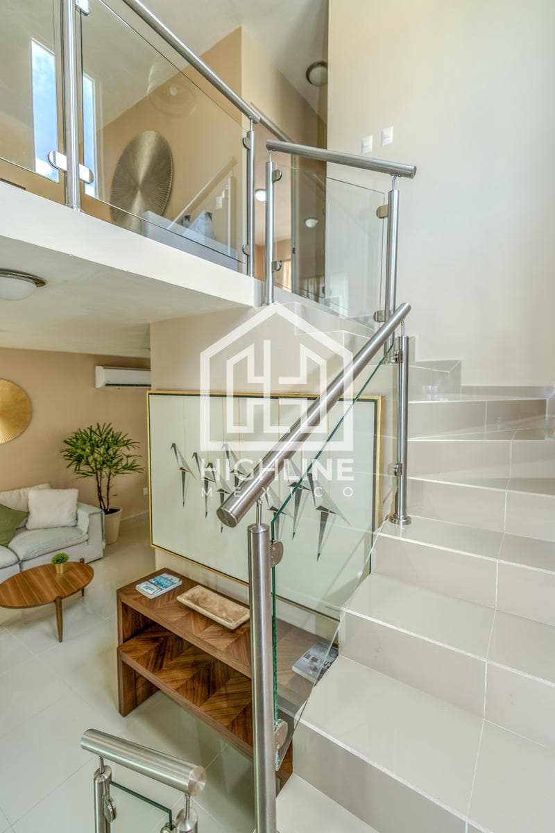 DETACHED HOUSE. 3 BEDROOMS WITH BALCONY AND TERRACE. PLAYA DEL CARMEN. AVAILABLE IMMEDIATELY