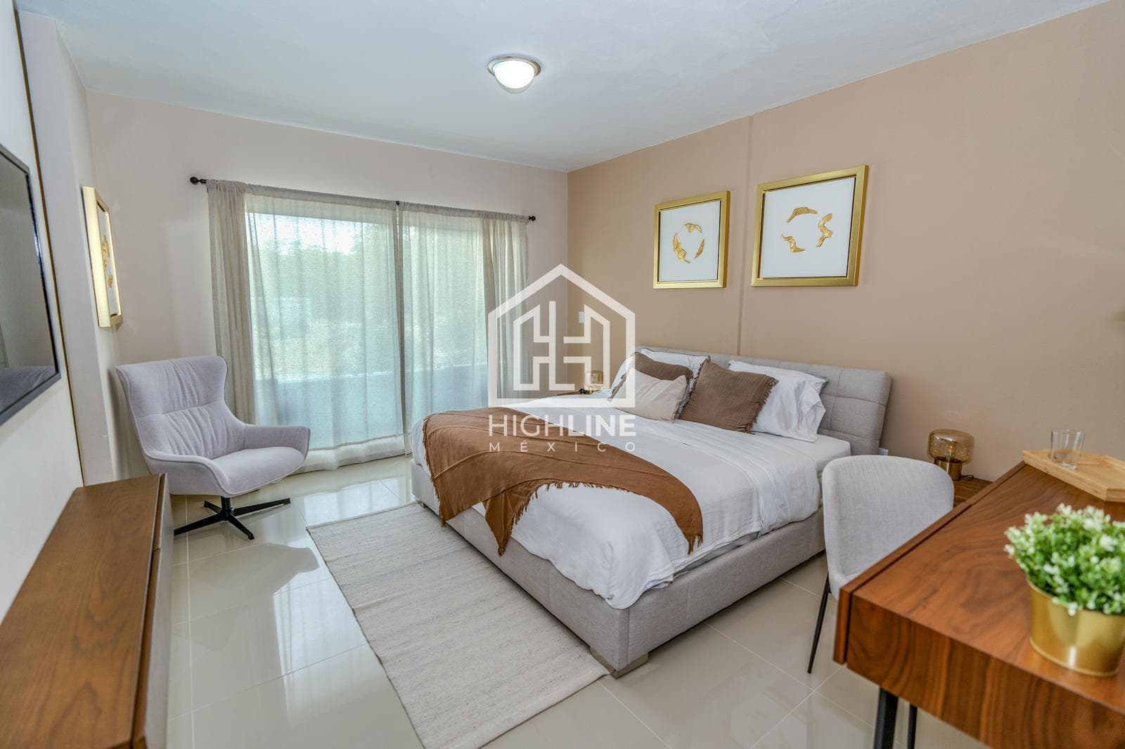 DETACHED HOUSE. 3 BEDROOMS WITH BALCONY AND TERRACE. PLAYA DEL CARMEN. AVAILABLE IMMEDIATELY