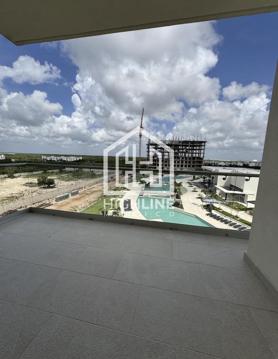 2-Bedroom Condo for Sale in Cancún with a Bowling Alley and Family Areas