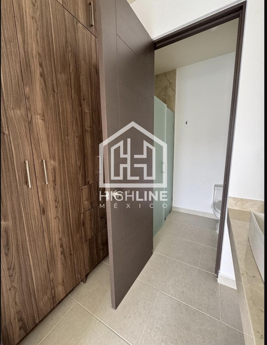 2-Bedroom Condo for Sale in Cancún with a Bowling Alley and Family Areas