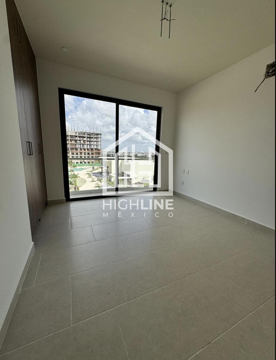 2-Bedroom Condo for Sale in Cancún with a Bowling Alley and Family Areas