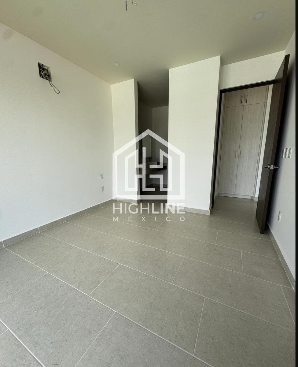 2-Bedroom Condo for Sale in Cancún with a Bowling Alley and Family Areas