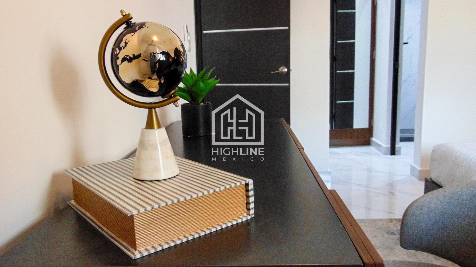 3-BEDROOM APARTMENT FOR SALE WITH A POOL IN PLAYA DEL CARMEN