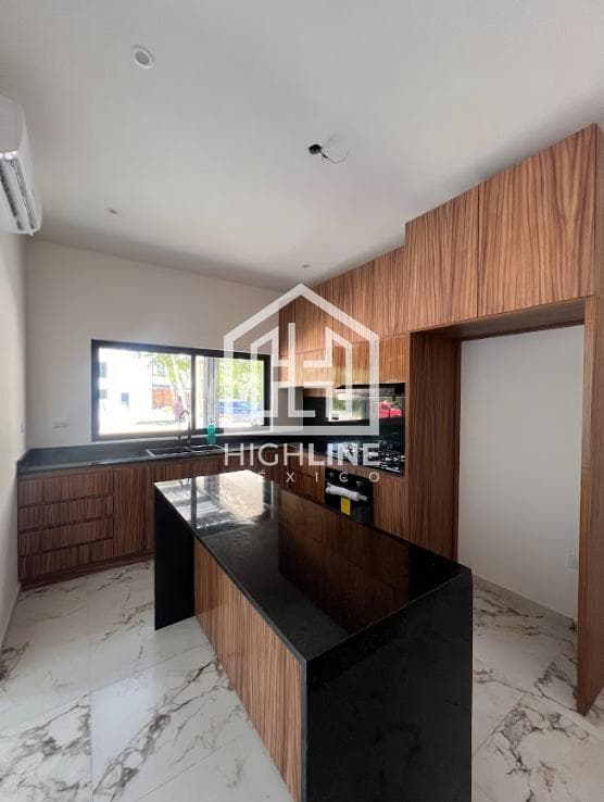 HOUSE FOR SALE IN CANCUN, RESIDENCIAL RIO—3 BEDROOMS