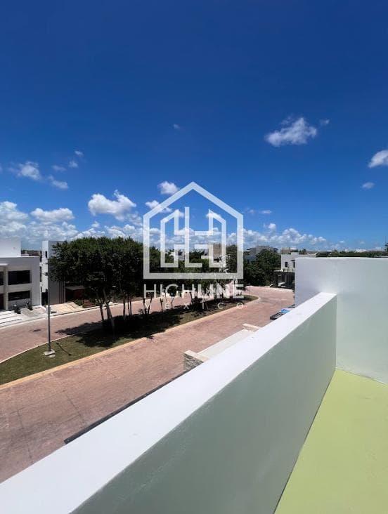 HOUSE FOR SALE IN CANCUN, RESIDENCIAL RIO—3 BEDROOMS