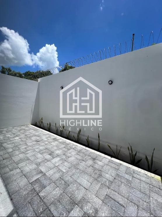 HOUSE FOR SALE IN CANCUN, RESIDENCIAL RIO—3 BEDROOMS