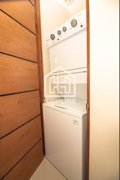1-BEDROOM APARTMENT IN DOWNTOWN PLAYA DEL CARMEN, JUST STEPS FROM THE BEACH