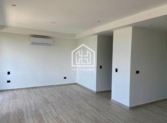 Apartment for Sale in Playa del Carmen, with a balcony, pool, and gym.