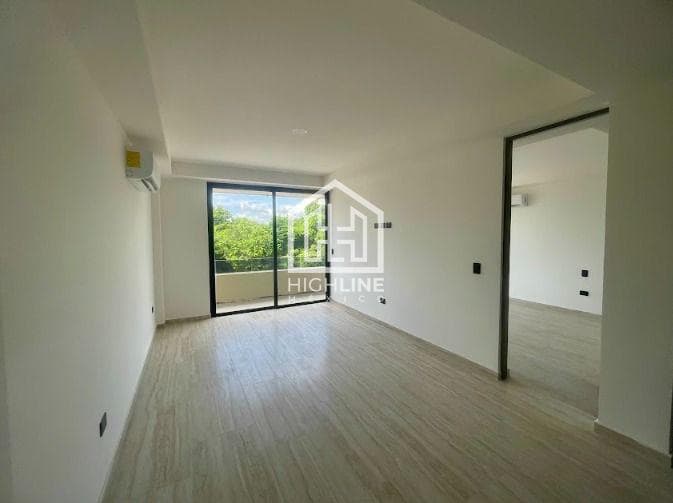Apartment for Sale in Playa del Carmen, with a balcony, pool, and gym.