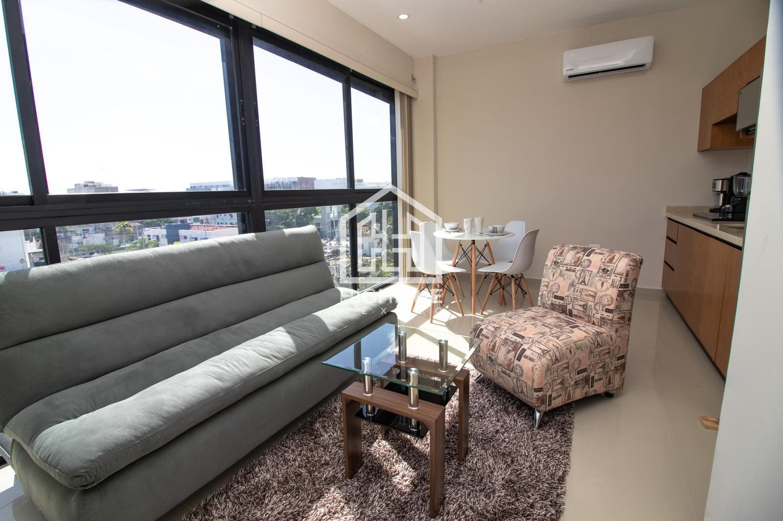 ONE-BEDROOM APARTMENT FOR SALE IN PLAYA DEL CARMEN