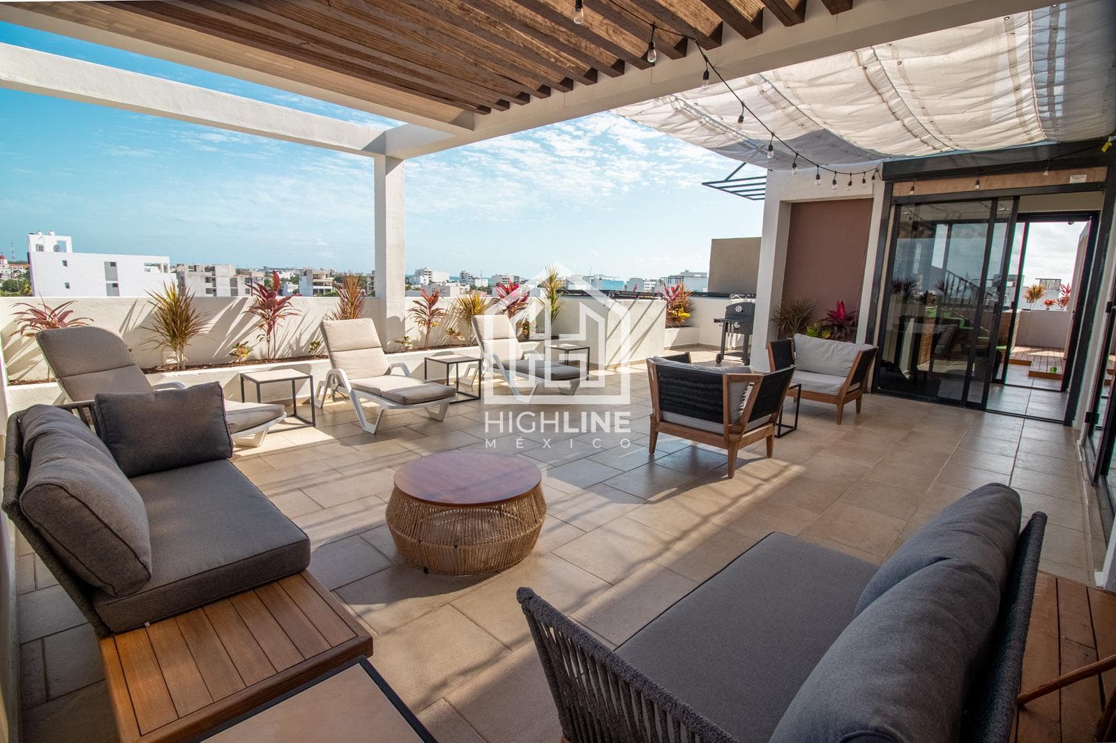 ONE-BEDROOM APARTMENT FOR SALE IN PLAYA DEL CARMEN
