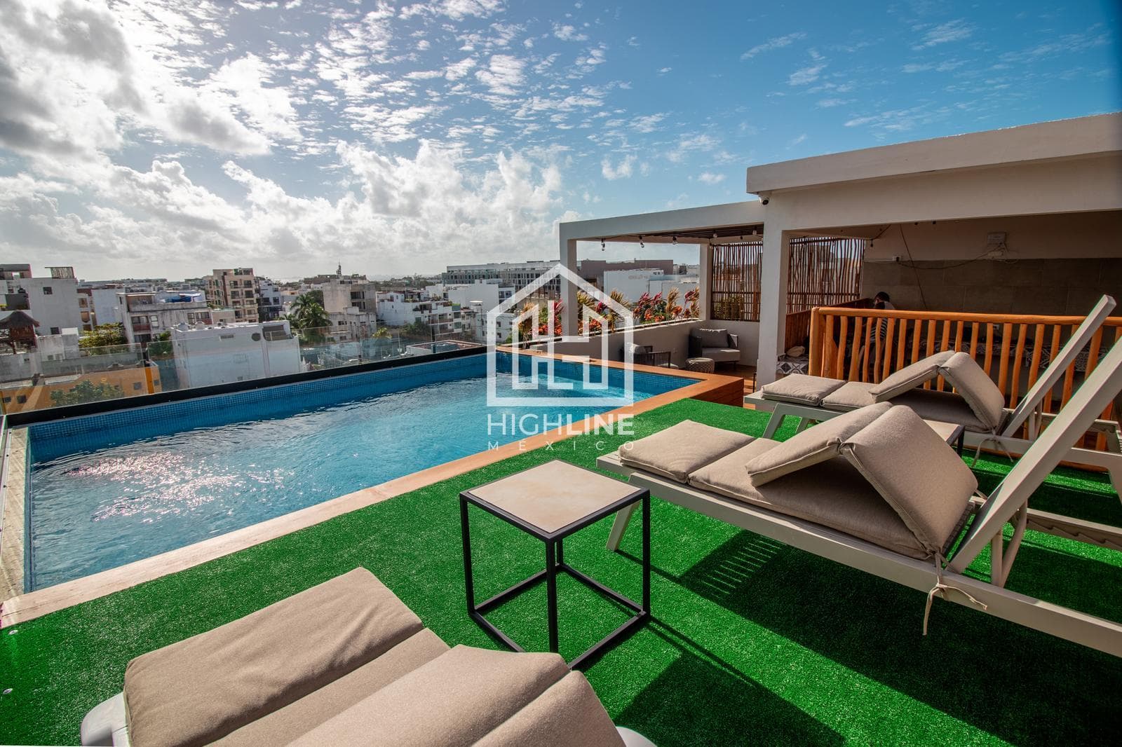 ONE-BEDROOM APARTMENT FOR SALE IN PLAYA DEL CARMEN