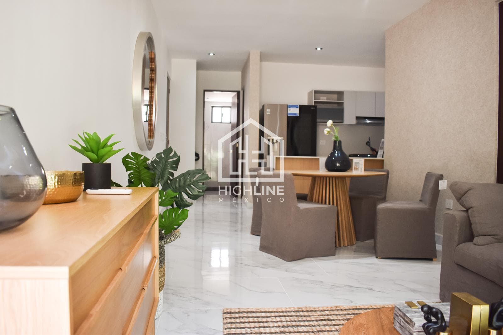 2-BEDROOM APARTMENT FOR SALE IN CANCUN, SOUTH AREA—AVAILABLE IMMEDIATELY