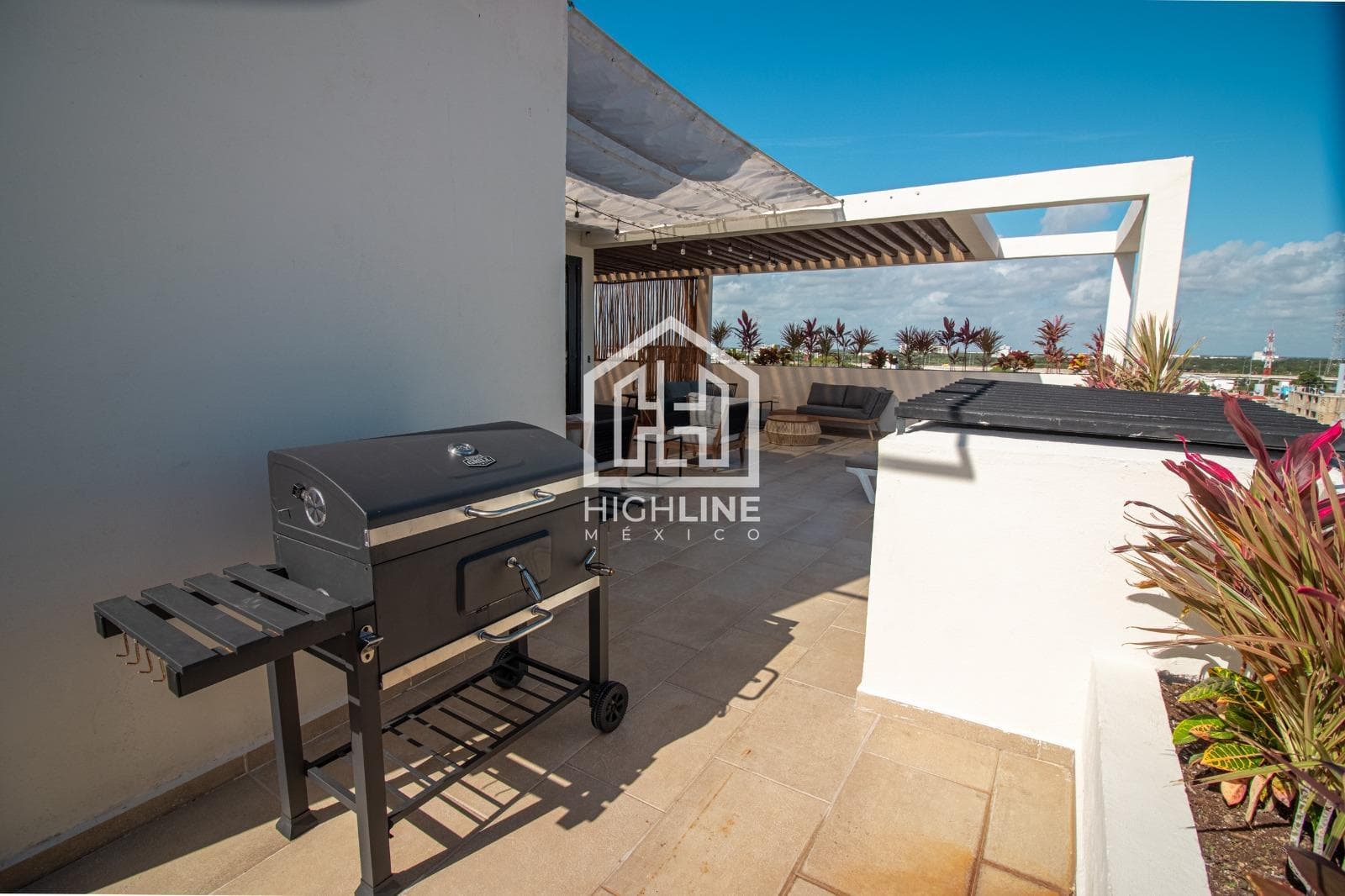 1-Bedroom, 1-Bathroom Furnished Apartment for Sale in Playa del Carmen, 6 Blocks from the Ocean