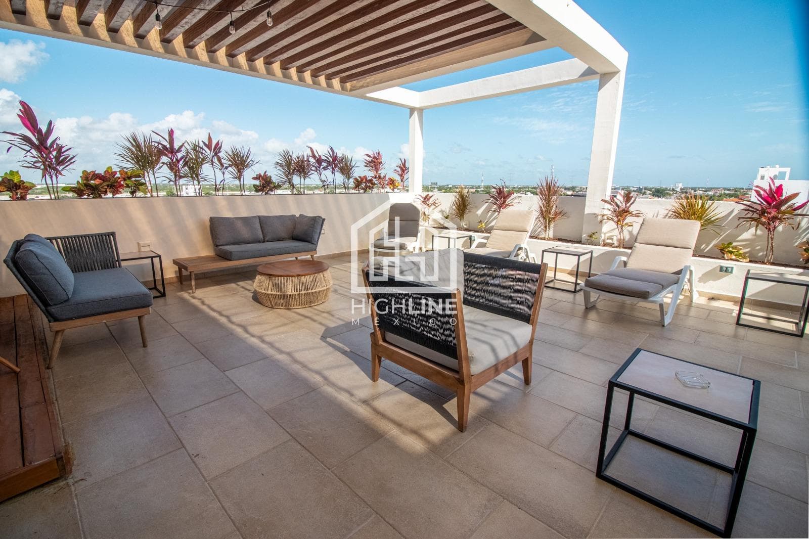 1-Bedroom, 1-Bathroom Furnished Apartment for Sale in Playa del Carmen, 6 Blocks from the Ocean