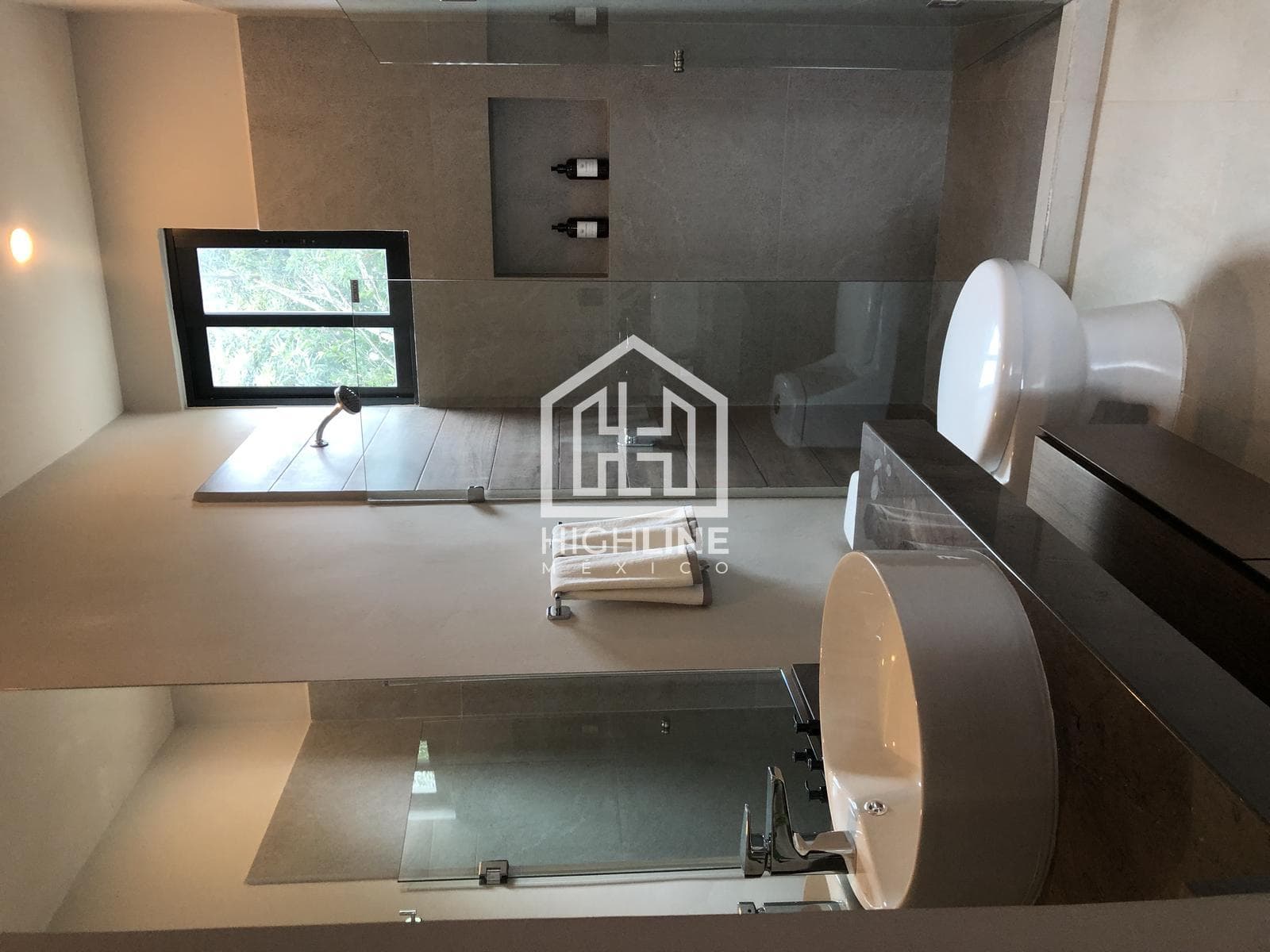 3-BEDROOM HOUSE WITH PRIVATE ROOFTOP IN PLAYA DEL CARMEN. PRE-SALE. RESIDENTIAL AREA.