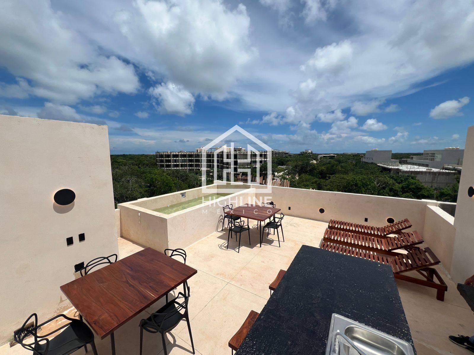 FOR SALE: STUDIO IN TULUM WITH BBQ AREA, JACUZZI, ROOFTOP BAR, ROOFTOP POOL, AND SWIM-UP POOL